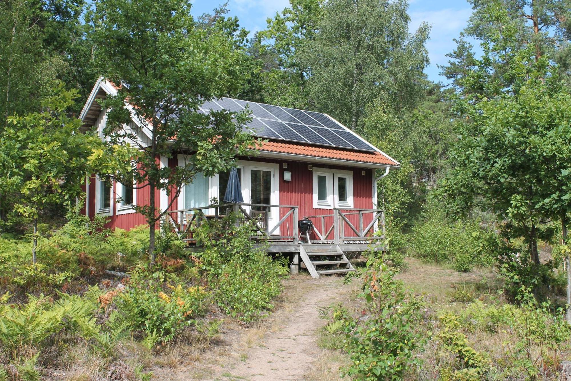 Вилла Gaerdsholmens Skaergardshemman "Eken" Edsbruk Экстерьер фото